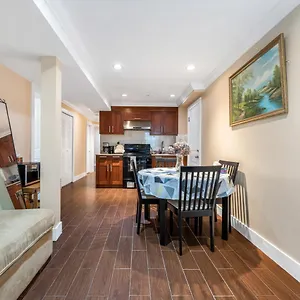 Holiday home Tranquil Unit In Vancouver's Vibrant Neighborhood, Vancouver